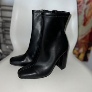 Steve Madden Lynden Womens Square Toe Trendy Ankle Boots, Black Paris